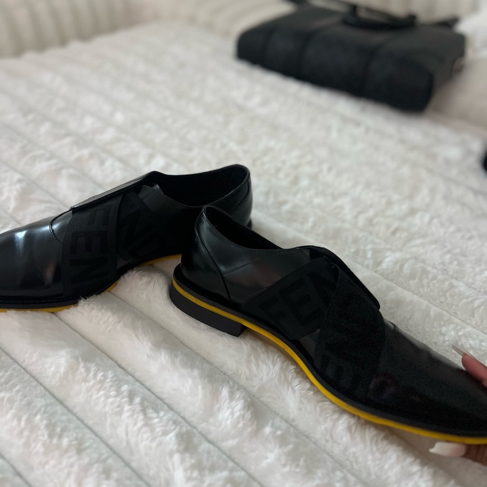Fendi Men's Black and Yellow Oxfords